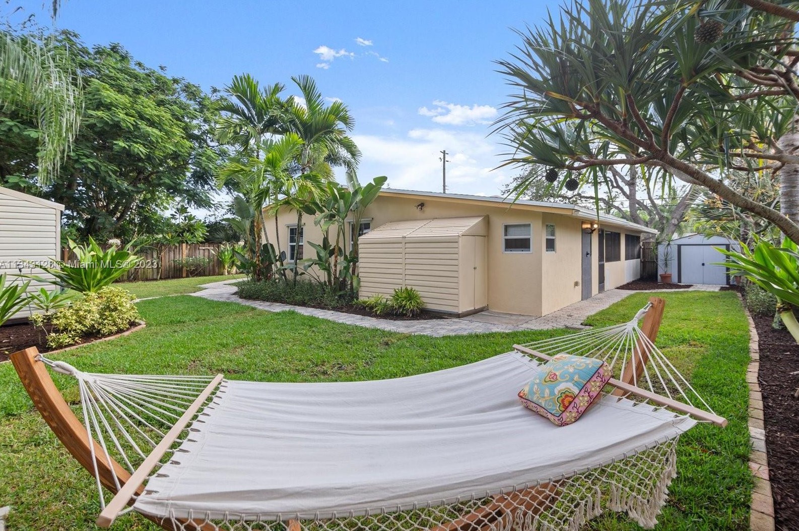 404 Caloosahatchee Ave, Jupiter FL  33458-5604 exterior