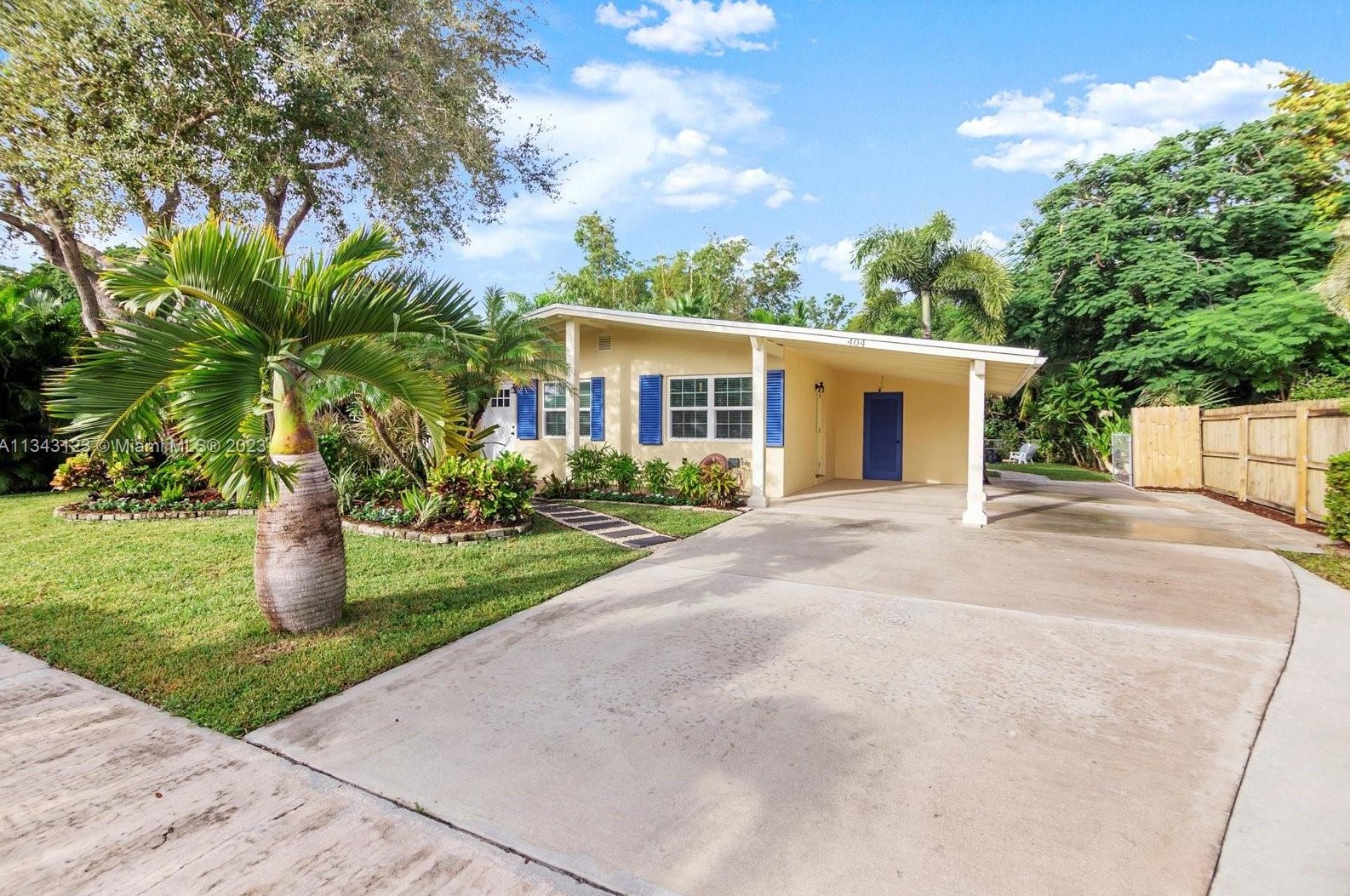 404 Caloosahatchee Ave, Jupiter FL  33458-5604 exterior