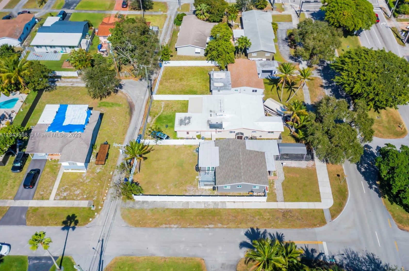 1600 Park Rd, Hollywood FL  33021-5039 exterior