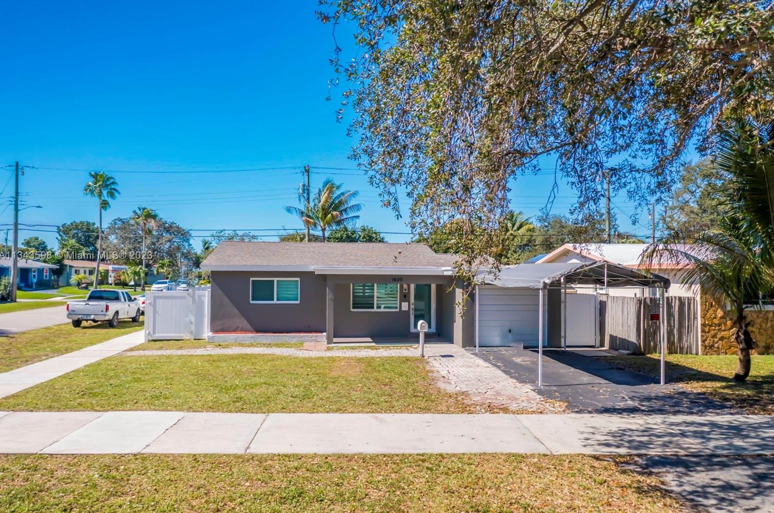 1600 Park Rd, Hollywood FL  33021-5039 exterior