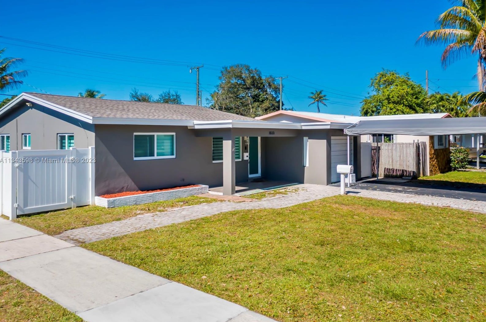 1600 Park Rd, Hollywood FL  33021-5039 exterior