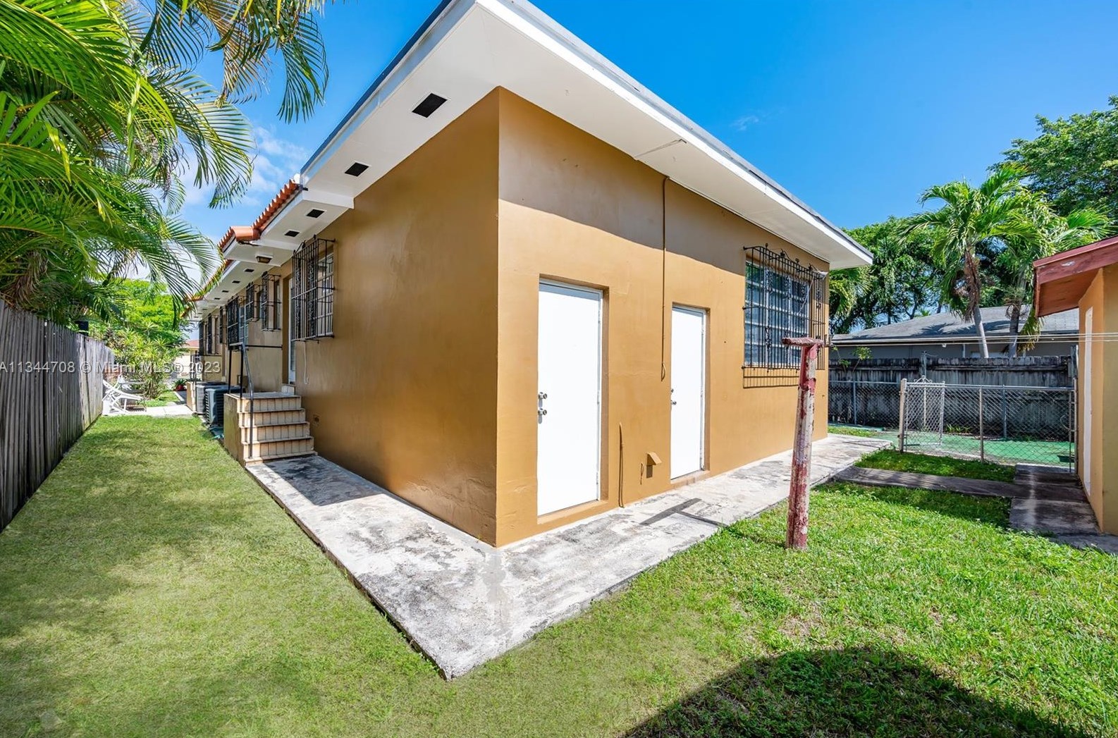 3146 25 Ter, Miami FL 33133-2005 exterior