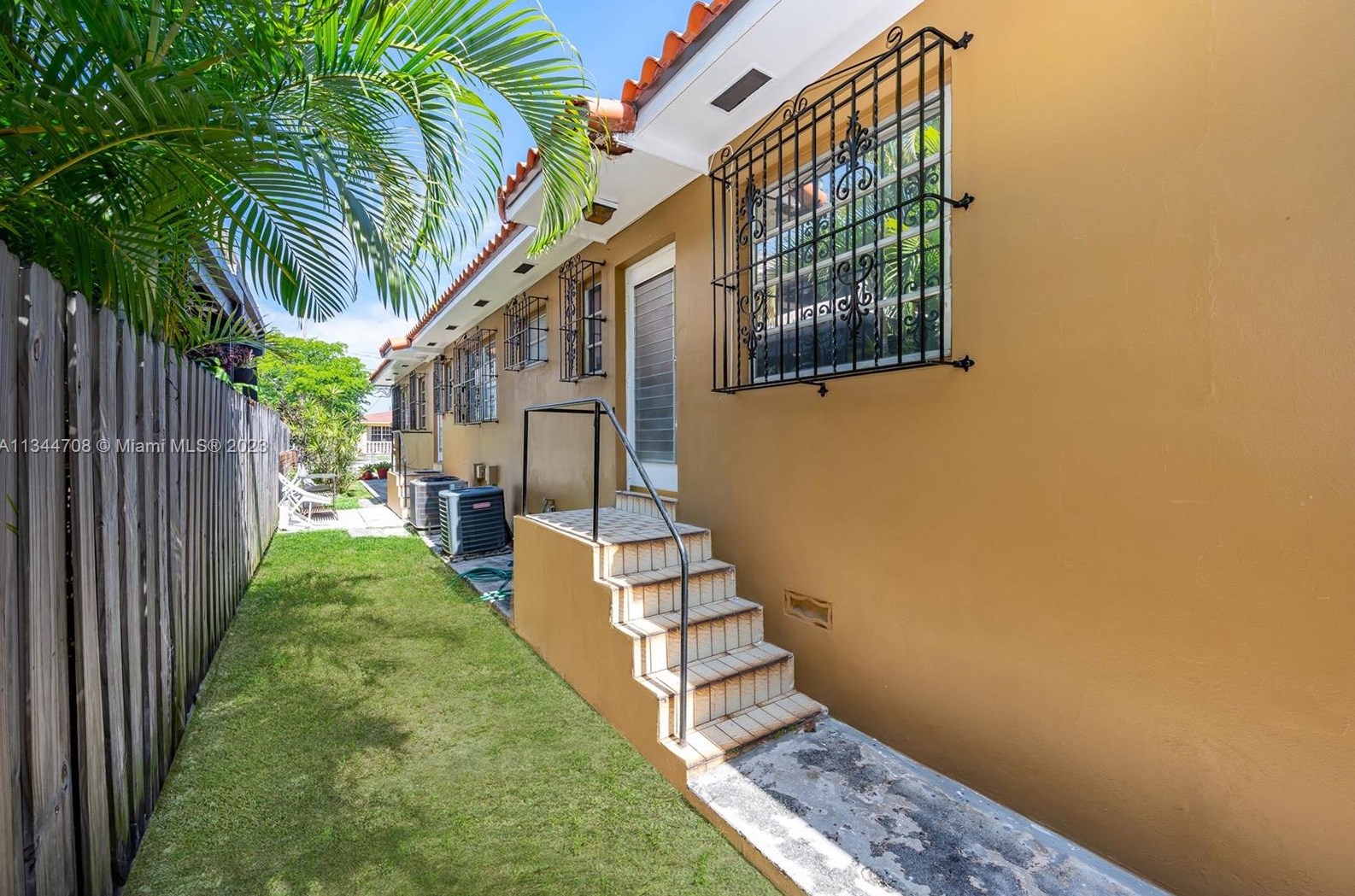 3146 25 Ter, Miami FL 33133-2005 exterior