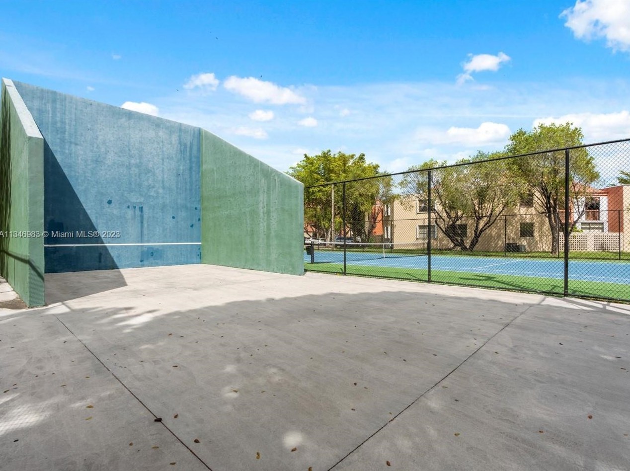 10245 9th Street Cir, Miami FL 33172-3264 exterior