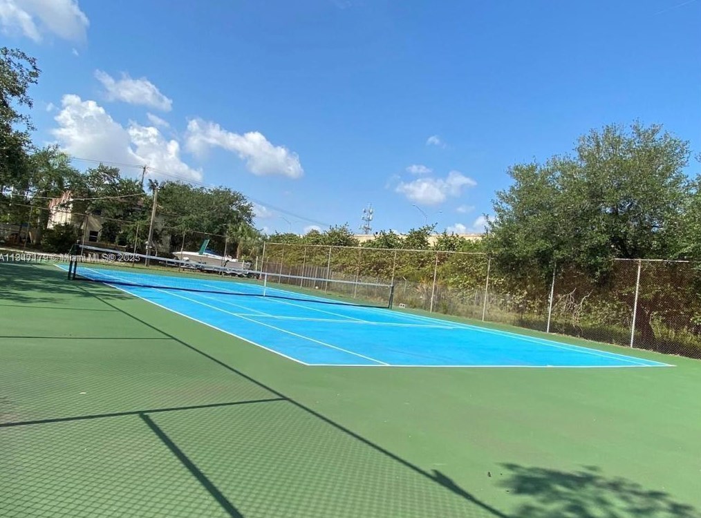 2751 Taft St, Hollywood FL  33020-2917 exterior