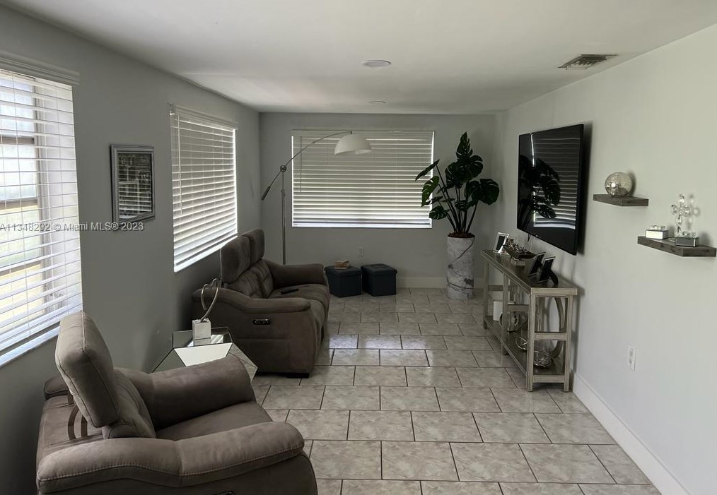 6490 31st St, Miami FL  33155-3918 exterior
