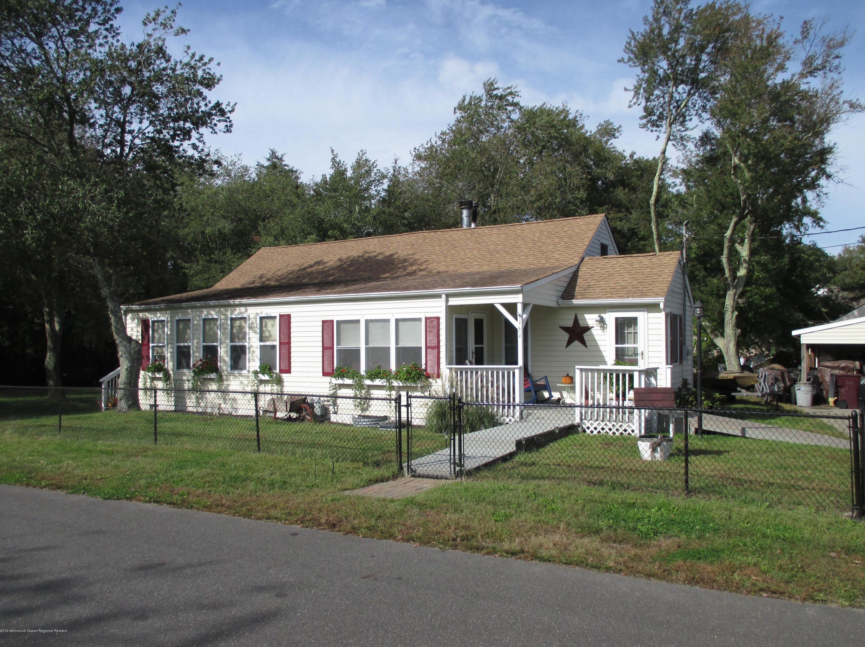 151 Colleran Pl Bayville Nj 08721 Mls 21926379 Coldwell Banker