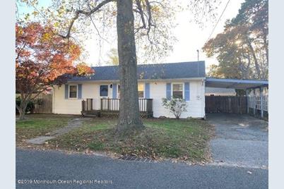 83 Locker St Beachwood Nj 08722 Mls 21944725 Coldwell Banker