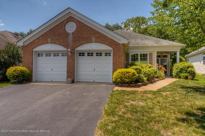 Detached White Garage L Overhead Door On Extreme Makeover Home Edition In 2020 Extreme Makeover Home Edition Overhead Door Overhead Garage Door