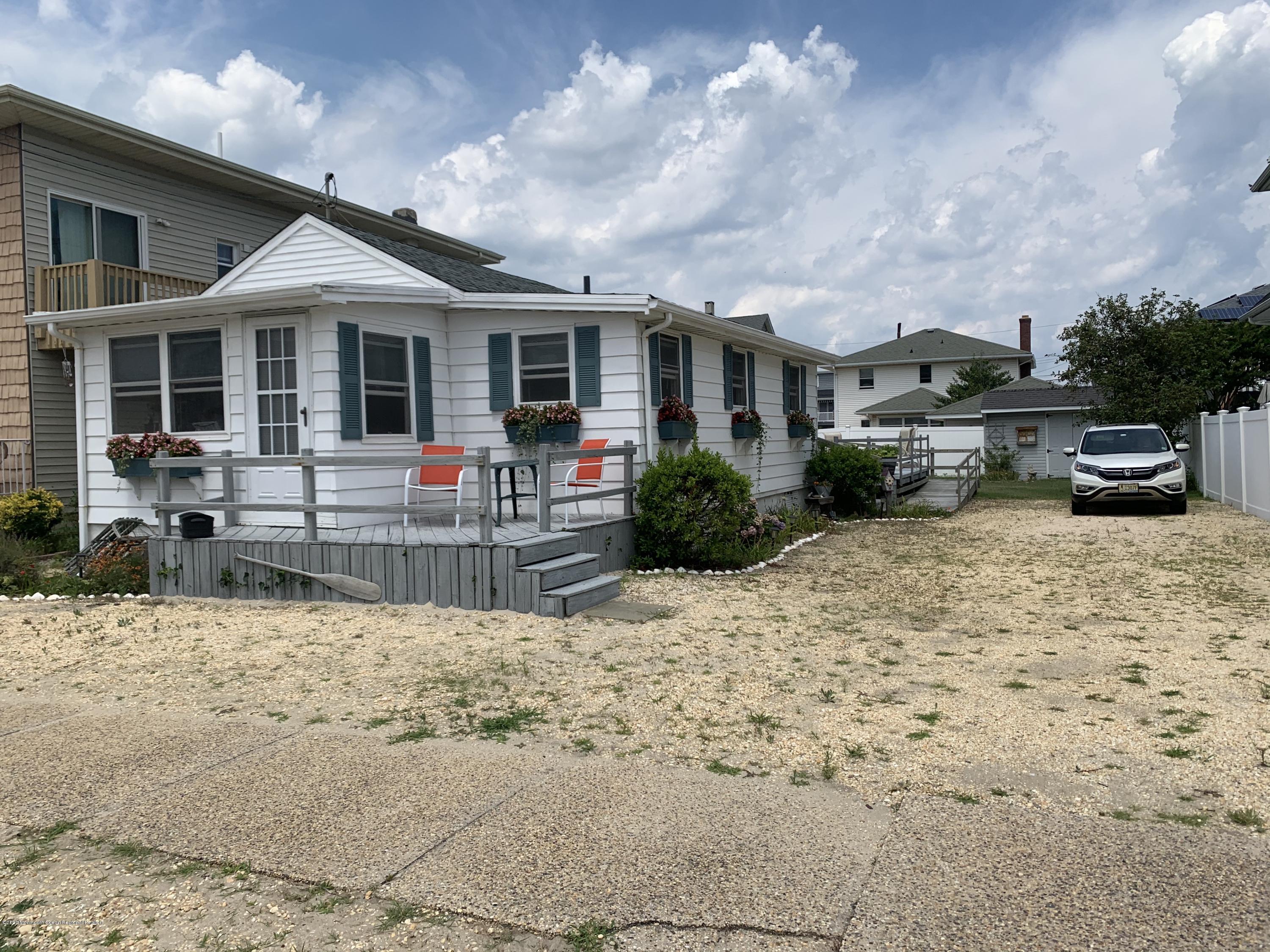 13 Philadelphia Ave Lavallette Nj 08735 Mls 22026238 Coldwell Banker
