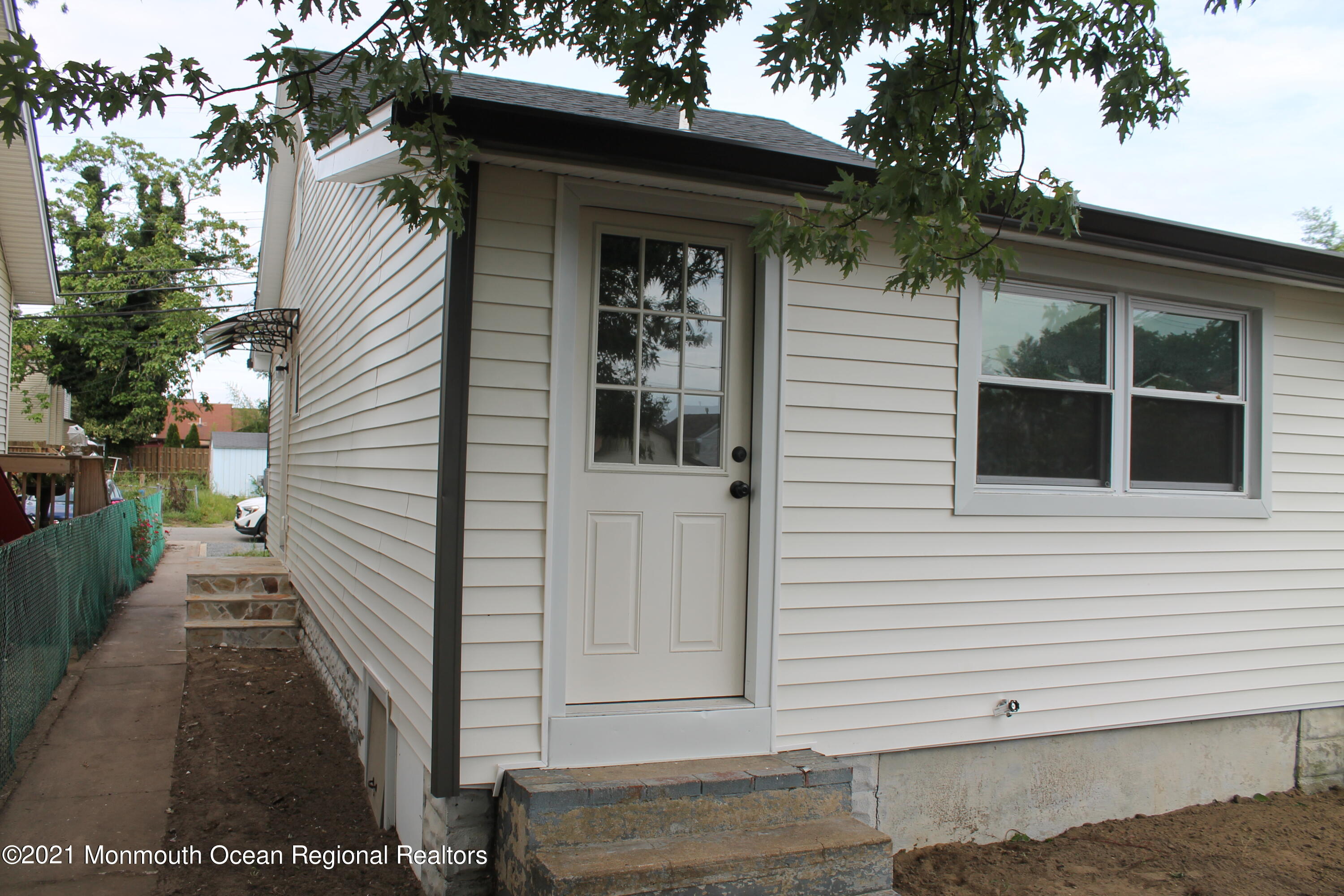 338 Shoreland Cir, Laurence Harbor, NJ 08879 MLS 22131503 Coldwell