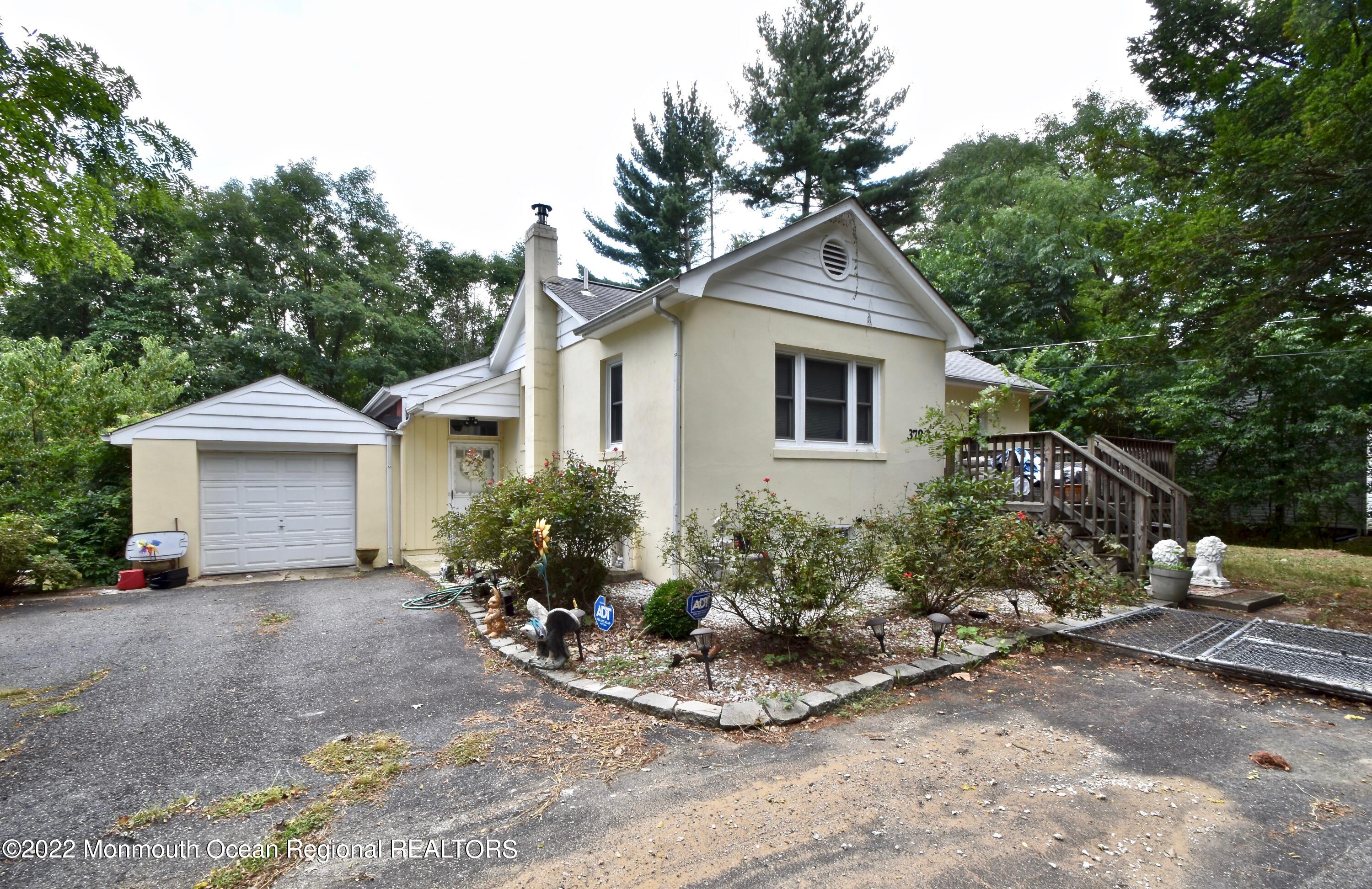 379 Gordons Corner Rd, Manalapan Township, NJ 07726 MLS 22228622