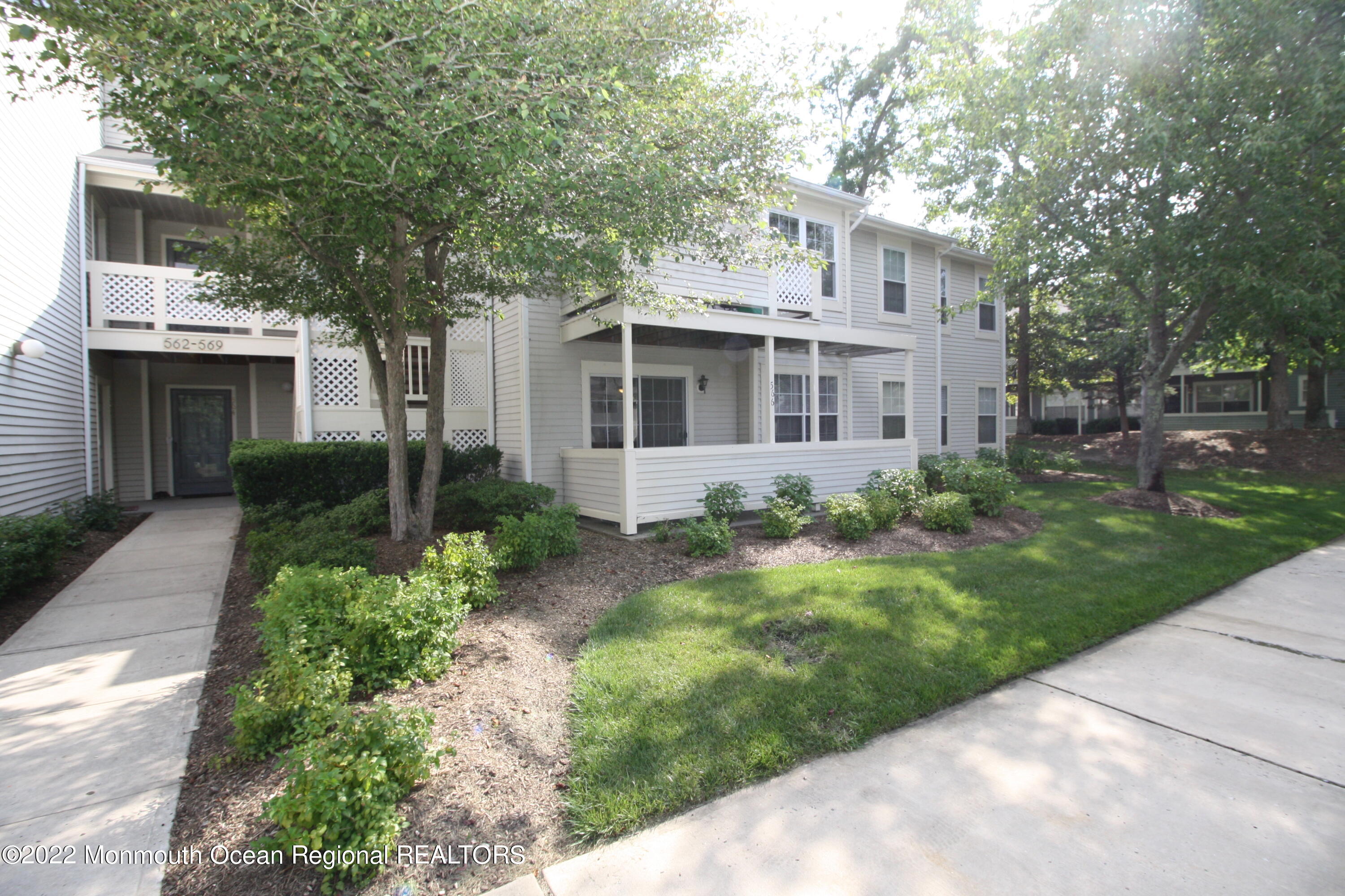 566 Applewood Ct, Howell Township, NJ 07731 MLS 22229314 Coldwell