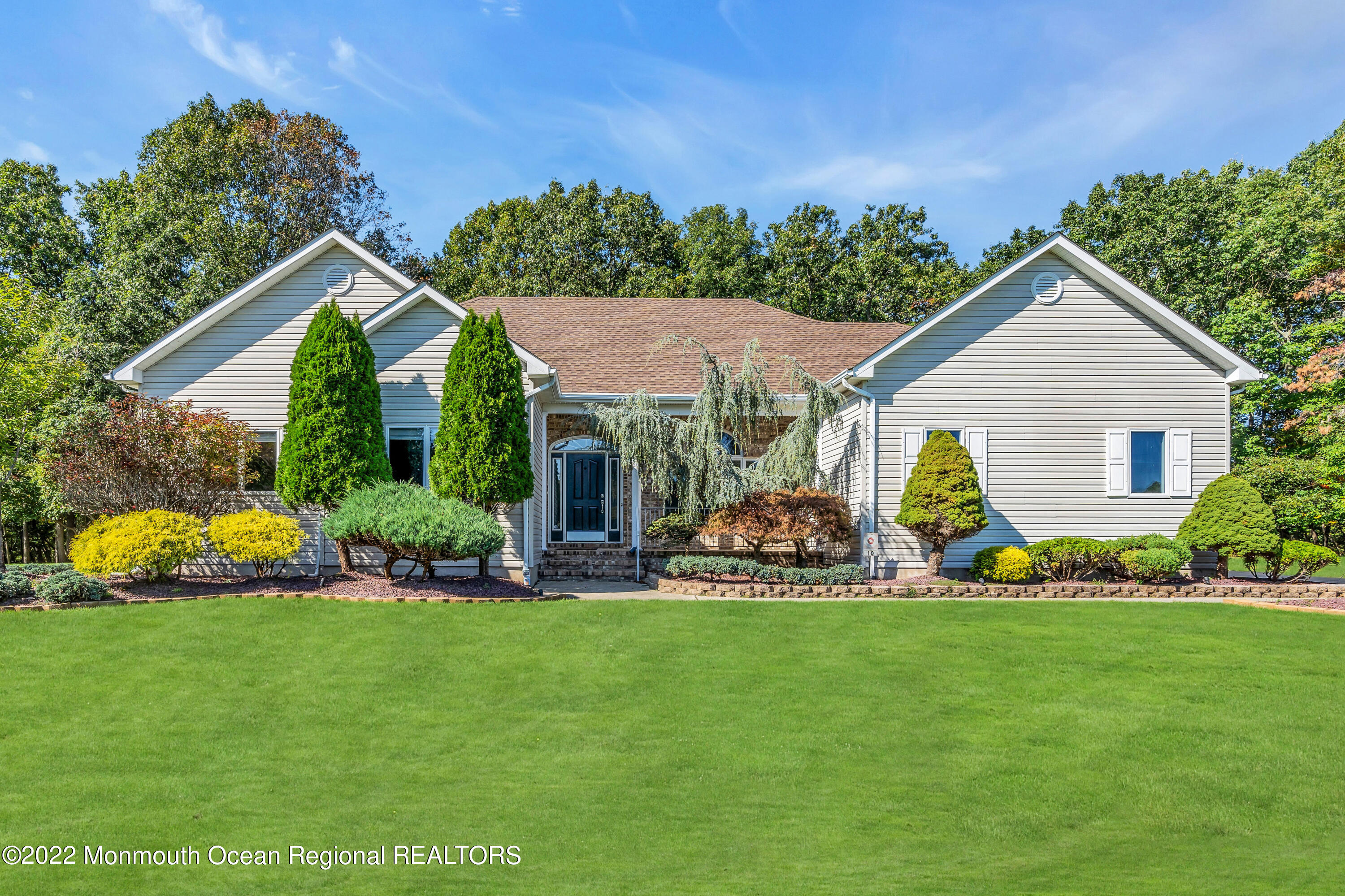 10 Twin Hill Ct, Howell Township, NJ 07731 MLS 22232139 Coldwell Banker