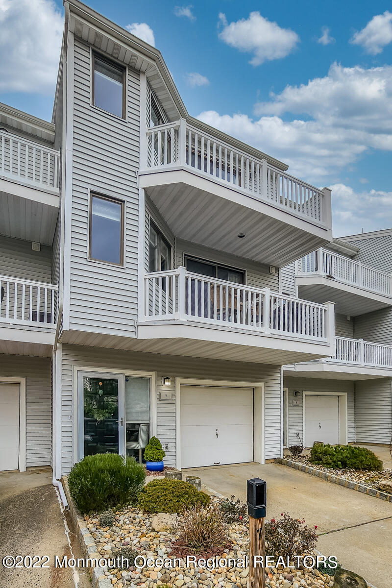 7 Navesink Ct, Long Branch, NJ 07740 MLS 22236043 Coldwell Banker