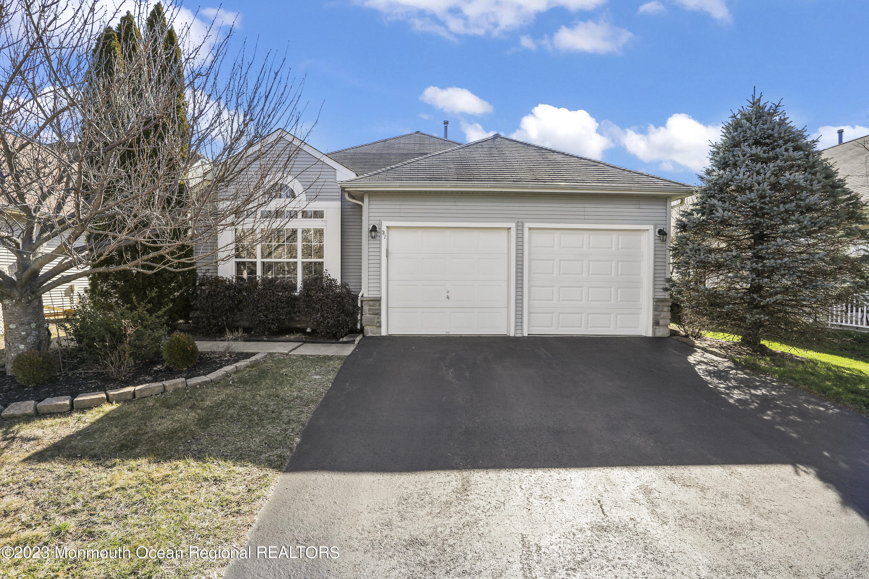 37 Rochford Dr, Manchester Township, NJ 08759 MLS 22306564 Coldwell