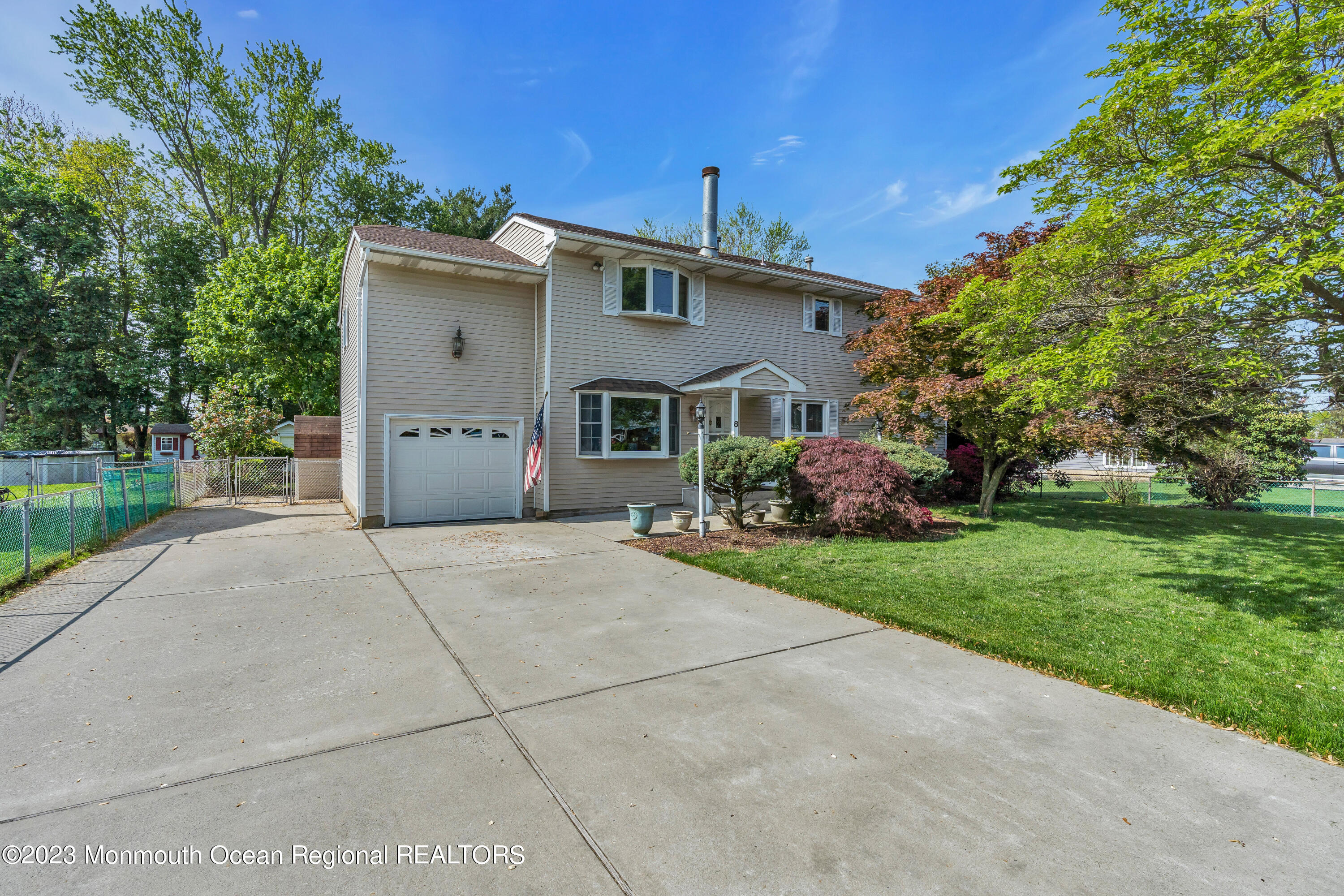 8 Willow Brook Rd, Freehold, NJ 07728 MLS 22315957 Coldwell Banker