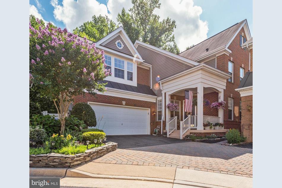 6901 Inlet Cove Dr, Fort Belvoir, VA 22060 MLS 1002027770 Coldwell