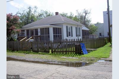 412 Douglas Ave Colonial Beach Va 22443 Mls 1003667167 412 Douglas Ave Colonial Beach Va 22443