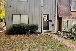 26 Woodlake Dr, Charlottesville, VA 22901 - Photo 1