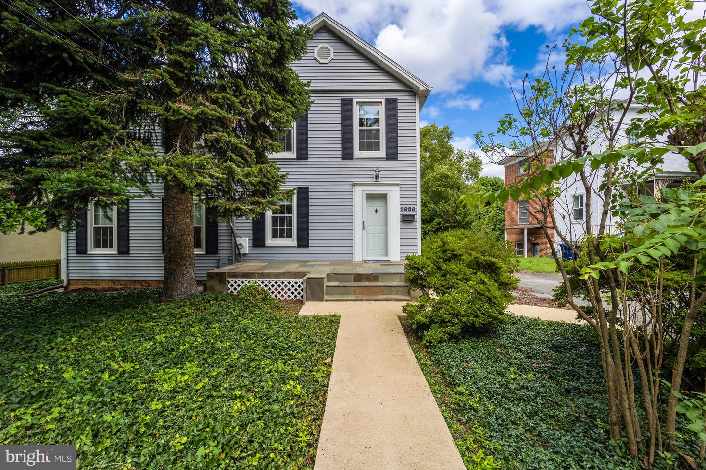 3959 Fessenden St NW, Washington, DC 20016 MLS DCDC2066202 Coldwell