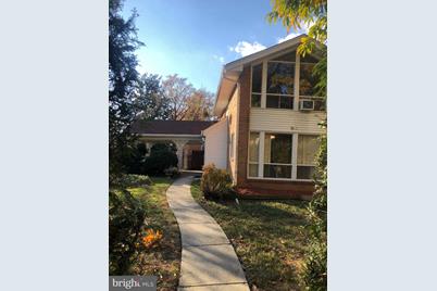 7400 NW 7th Street NW - Photo 1