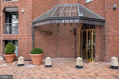 1099 22nd Street NW #606, Washington, DC 20037 - Photo 1