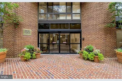 1077 30th Street NW #410, Washington, DC 20007 - Photo 1