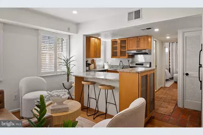 327 10th Street SE #3, Washington, DC 20003 - Photo 1