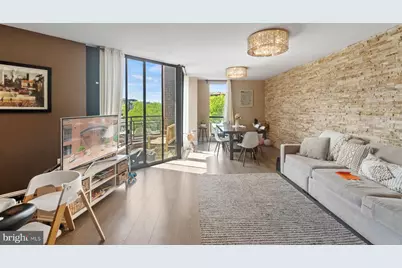 1099 22nd Street NW #809, Washington, DC 20037 - Photo 1