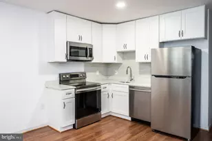 11 Q St NW, Washington, DC 20001 - Photo 1