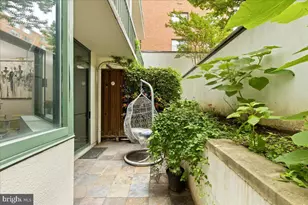 955 26th St NW, Washington, DC 20037 - Photo 1