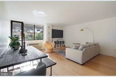 1325 18th Street NW #302, Washington, DC 20036 - Photo 1