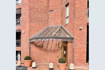 1099 22nd Street NW #207, Washington, DC 20037 - Photo 1