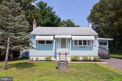 137 Maryland Avenue - Photo 1