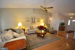 955 Mastline Dr, Annapolis, MD 21401 - Photo 1