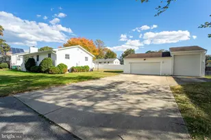 865 Hillside Ave, Edgewater, MD 21037 - Photo 1