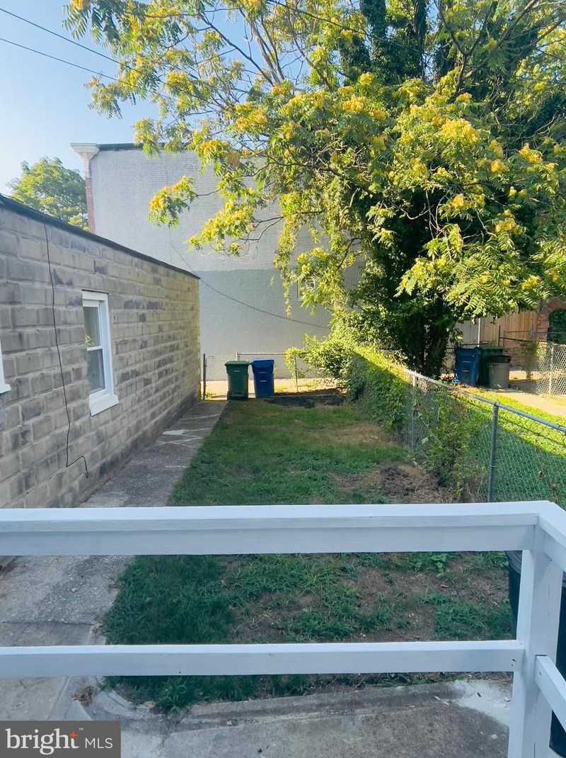 4022 Massachusetts Ave, Baltimore MD  21229-3765 exterior