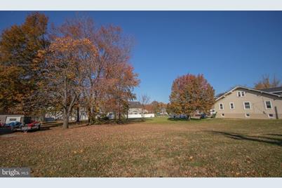 821 Essex Avenue - Photo 1