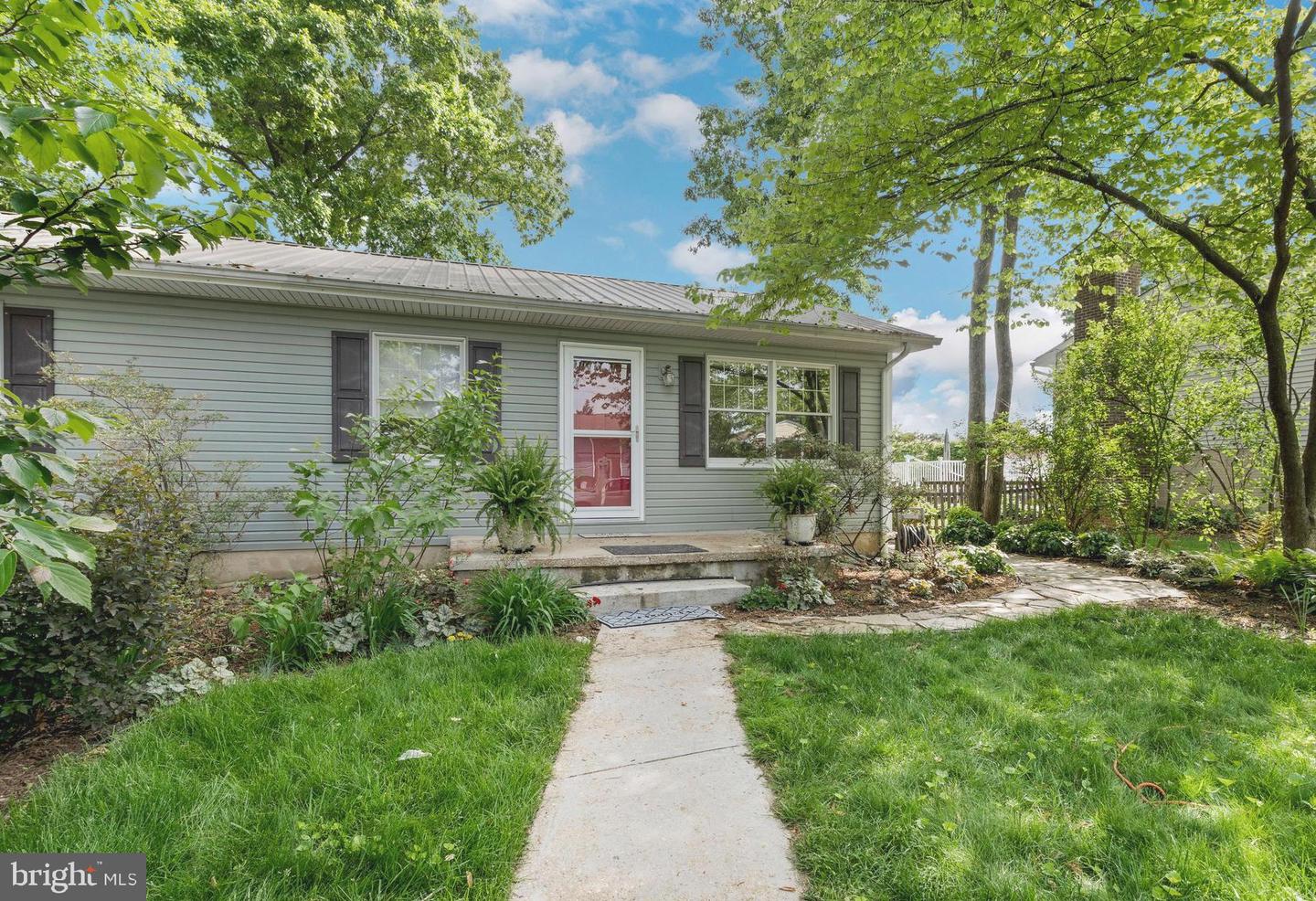 907 Arunah Ave, Catonsville, MD 21228 MLS MDBC2068664 Coldwell Banker