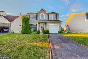 8 Quiet Sunset Ct, Baltimore, MD 21221 - Photo 1