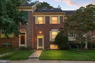 4 Valley Crossing Cir, Cockeysville, MD 21030 - Photo 1
