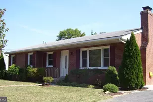 39 Hampton Pl, Walkersville, MD 21793 - Photo 1