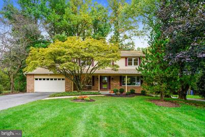 10045 Waterford Drive - Photo 1