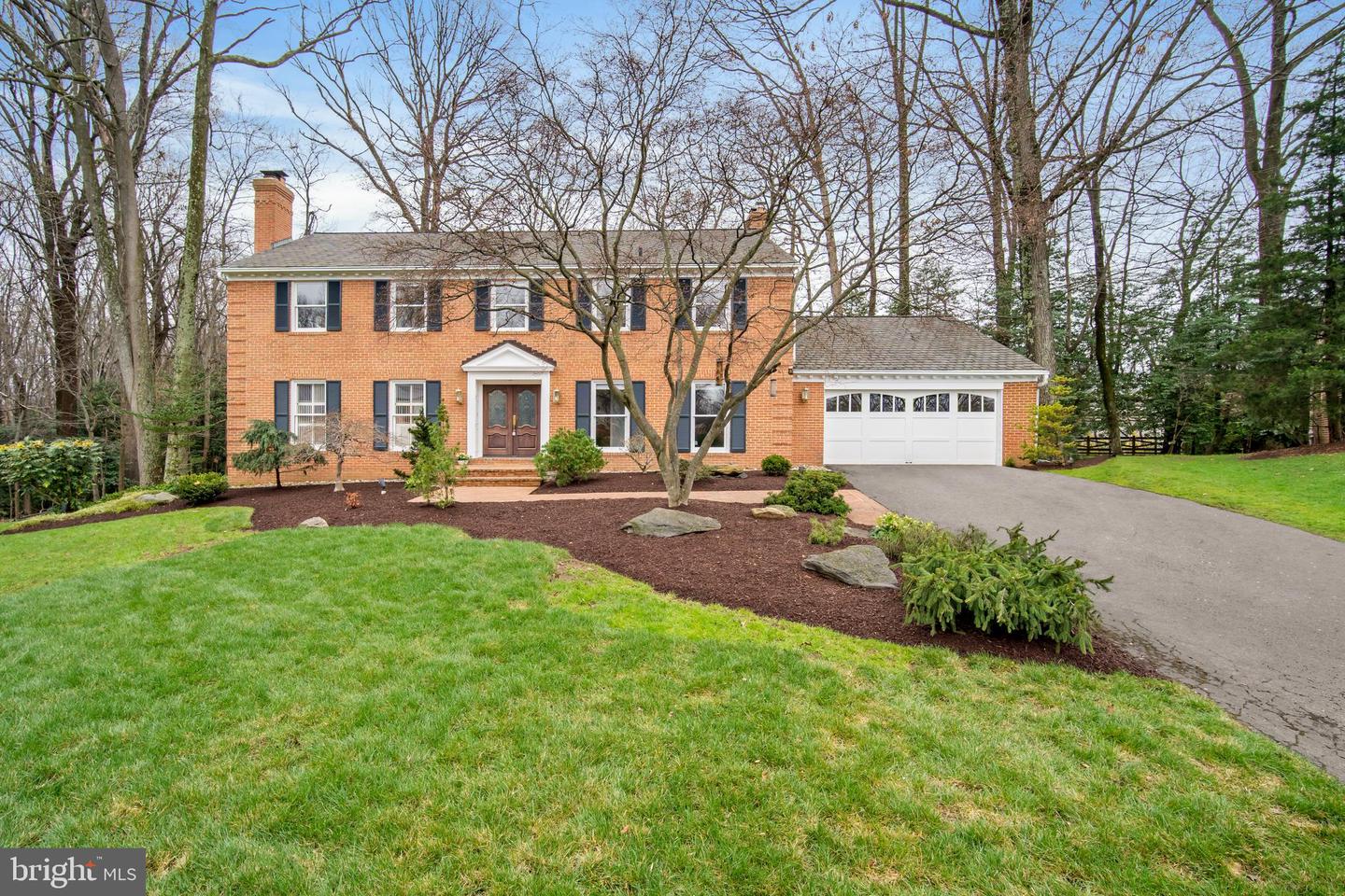 10900 Roundtable Ct, North Bethesda, MD 20852 MLS MDMC2041064