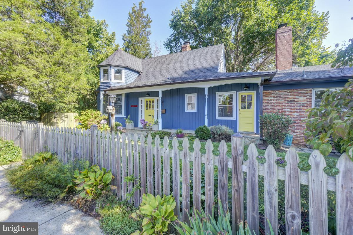 5 Vassar Cir, Glen Echo, MD 20812 MLS MDMC2066514 Coldwell Banker