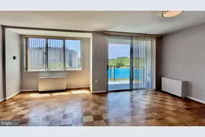 10500 Rockville Pik Pike #819, Rockville, MD 20852 - Photo 1