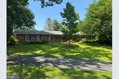 18811 Darnestown, Poolesville, MD 20837 - Photo 1