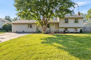 17528 Collier Cir, Poolesville, MD 20837 - Photo 1