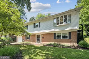 889 Diamond Dr, Gaithersburg, MD 20878 - Photo 1